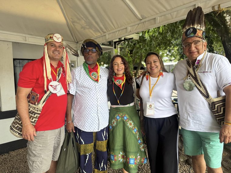 Chief Gerry Duquette, Carlos Rosero (líder afrocolombiano y ex ministro de Igualdad), Stefanie Recollet (Indigenous Research, Land Use & Governance Lead -RHW), Aura