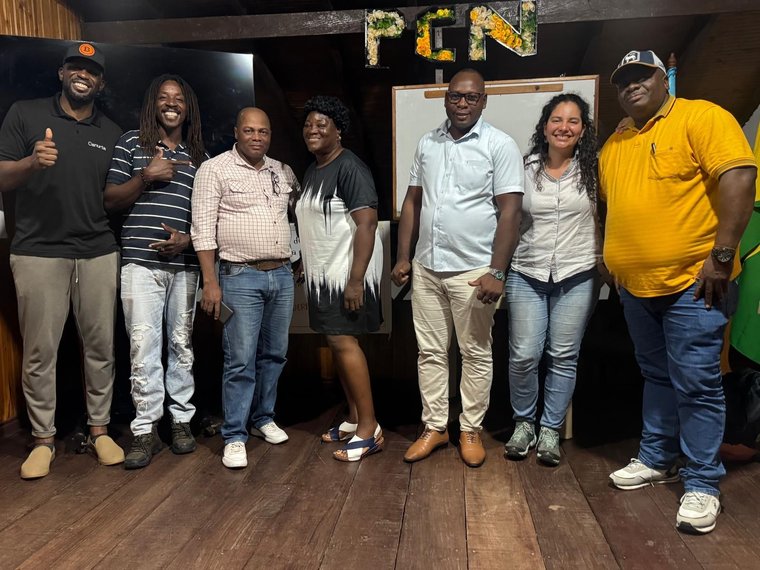 El IPTP visita la sede del PCN Congal para hablar de proyectos de energías y economías alternativas.